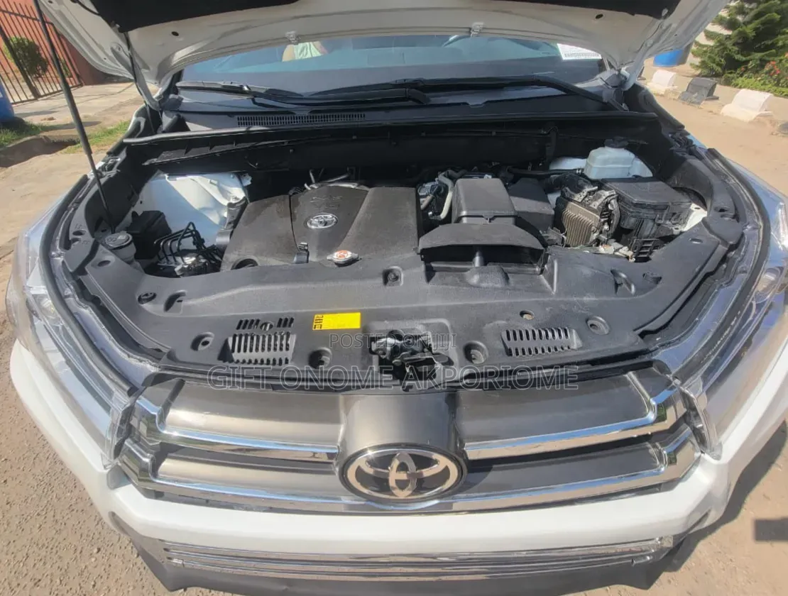 Toyota Highlander Limited 2019 White