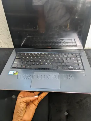 Laptop Asus ZenBook UX510UW 16GB Intel Core i7 SSD 512GB