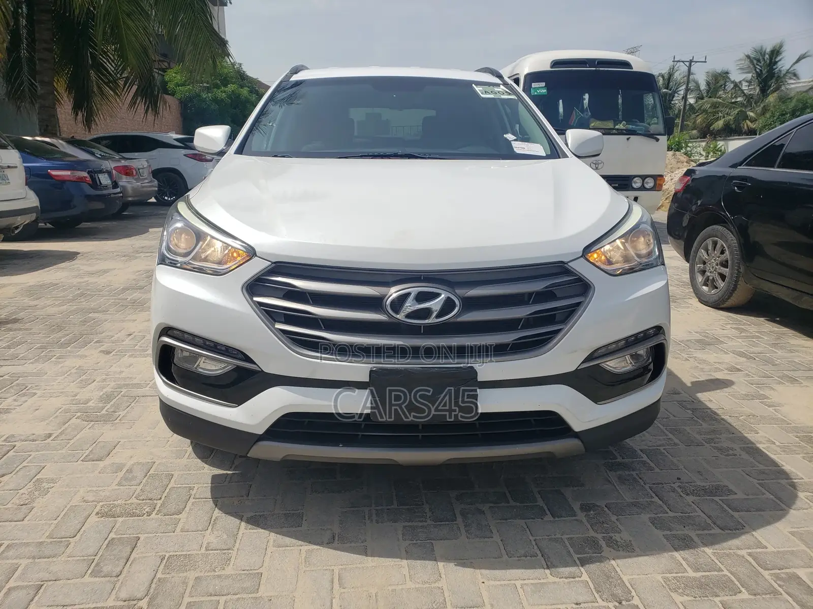 Hyundai Santa Fe 2017 White