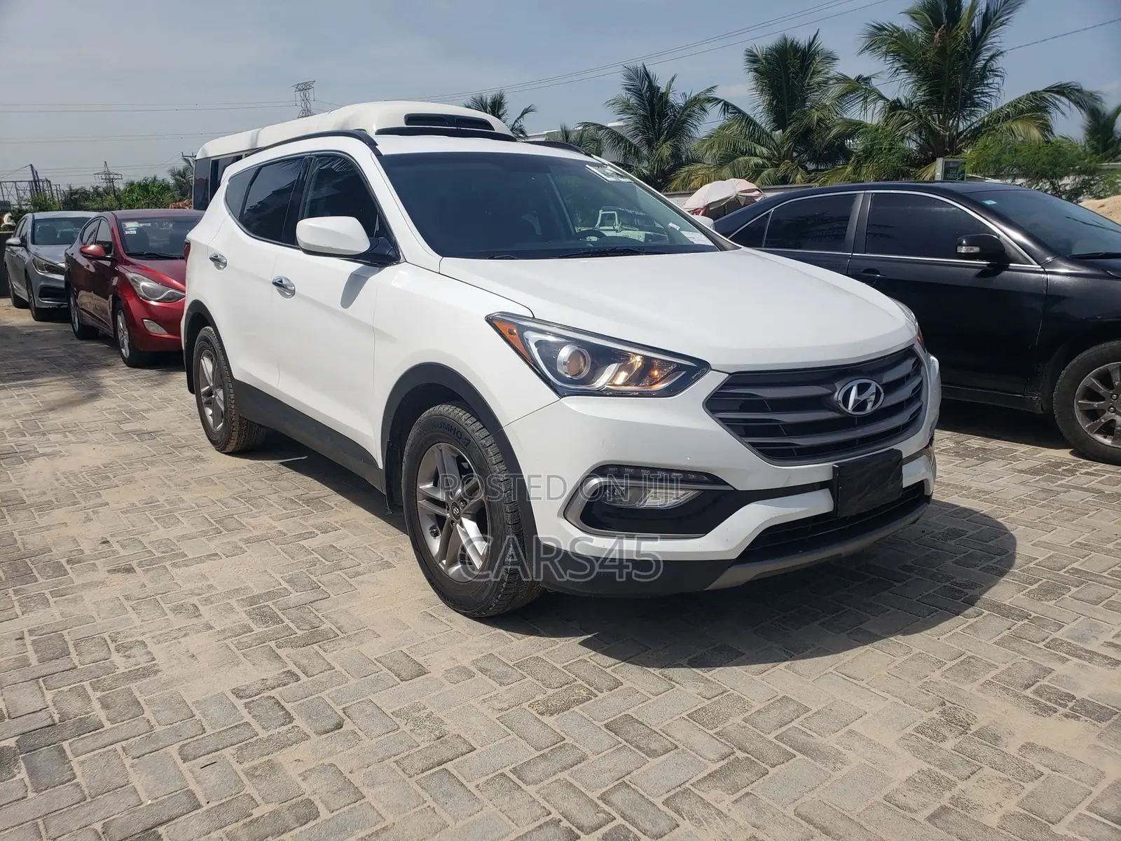 Hyundai Santa Fe 2017 White