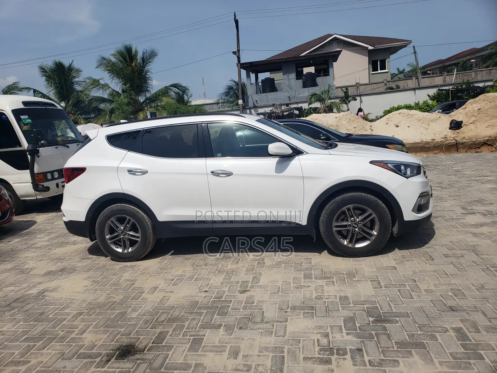 Hyundai Santa Fe 2017 White