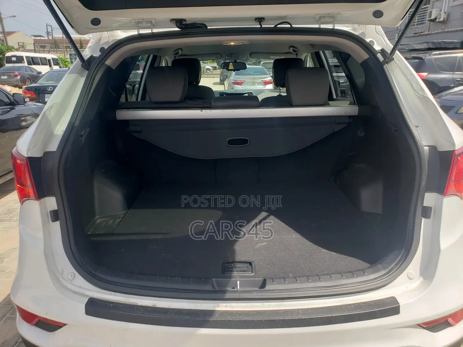 Hyundai Santa Fe 2017 White