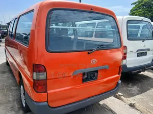 Toyota HiAce 2004 Orange