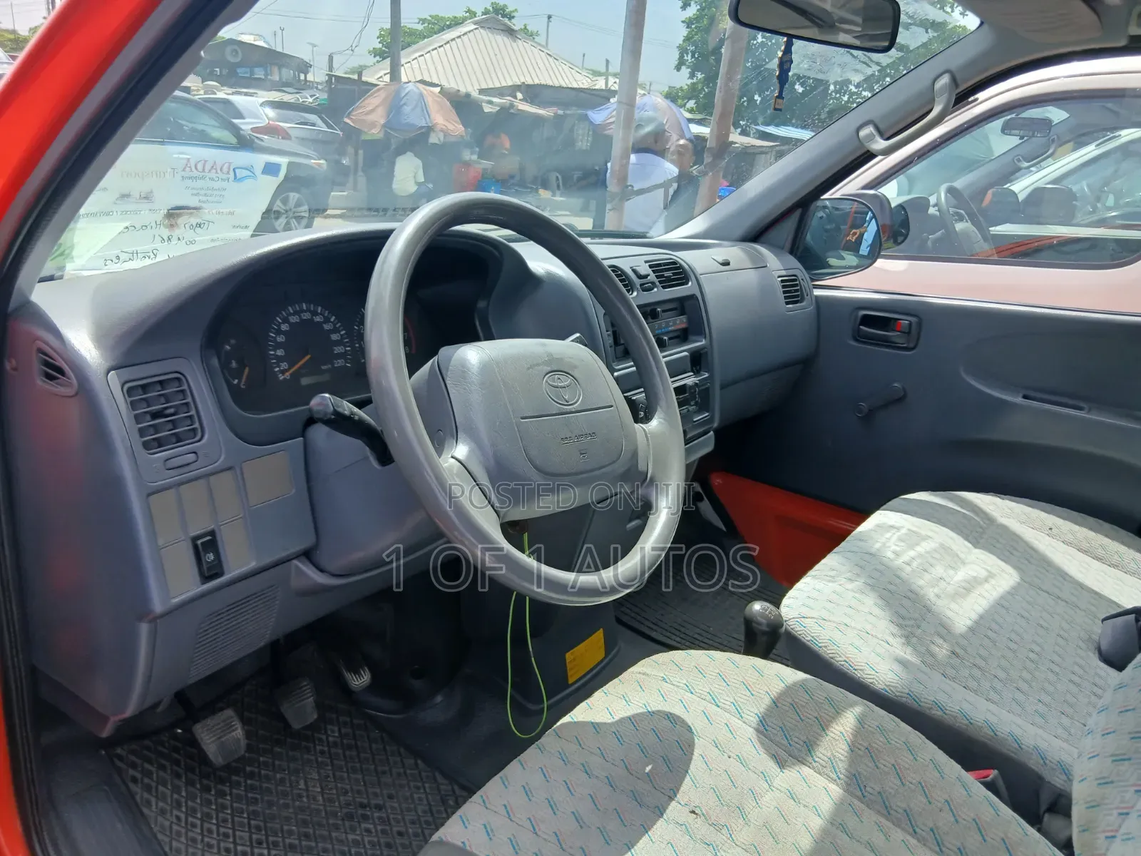 Toyota HiAce 2004 Orange