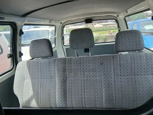 Toyota HiAce 2004 Orange