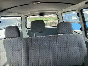 Toyota HiAce 2004 Orange