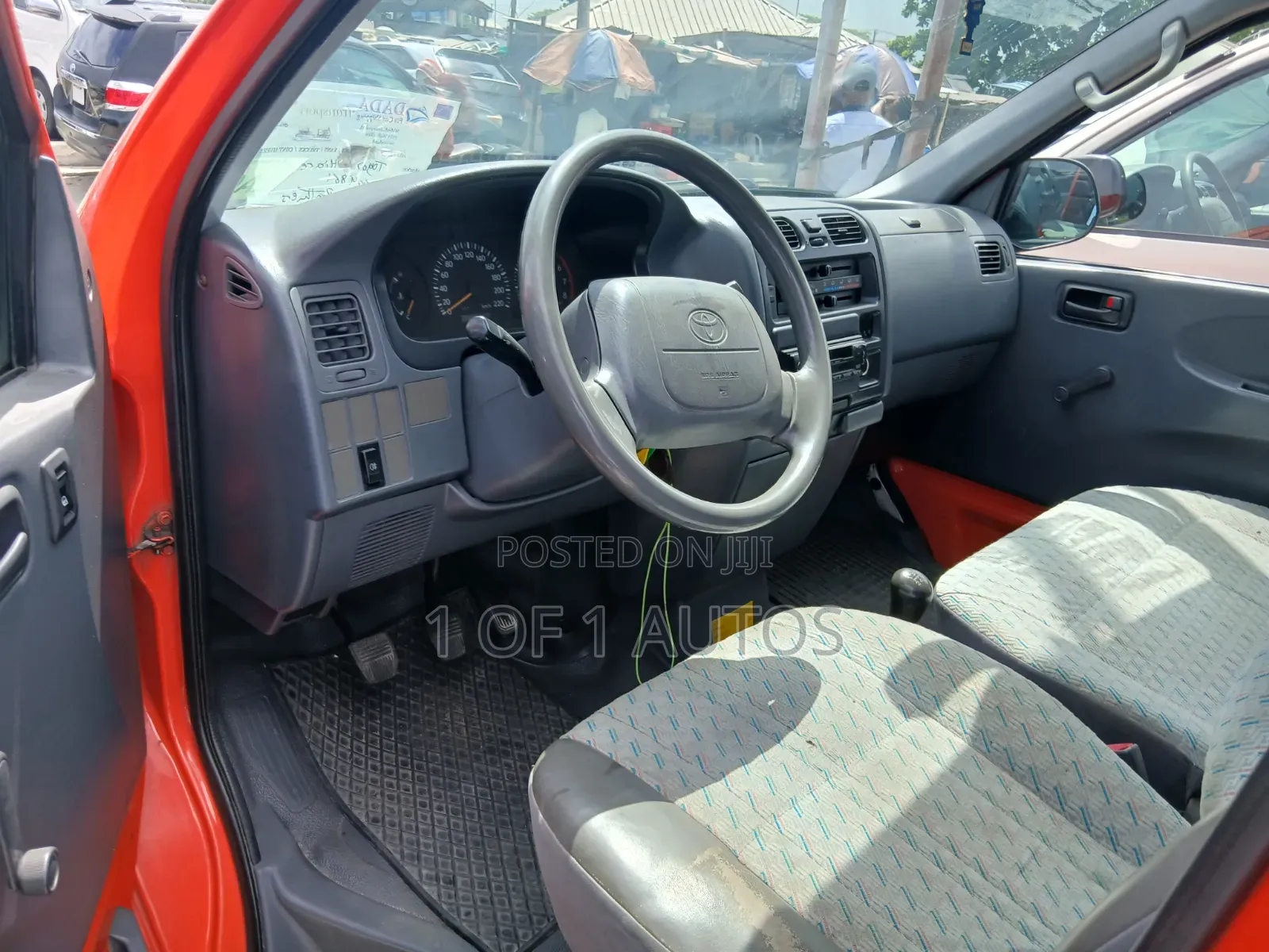 Toyota HiAce 2004 Orange