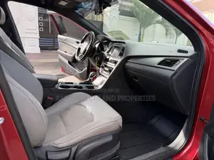 Hyundai Sonata Sport 2.0T Sedan FWD (2.0L 4cyl 6A) 2017 Red