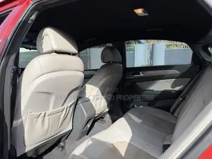 Hyundai Sonata Sport 2.0T Sedan FWD (2.0L 4cyl 6A) 2017 Red