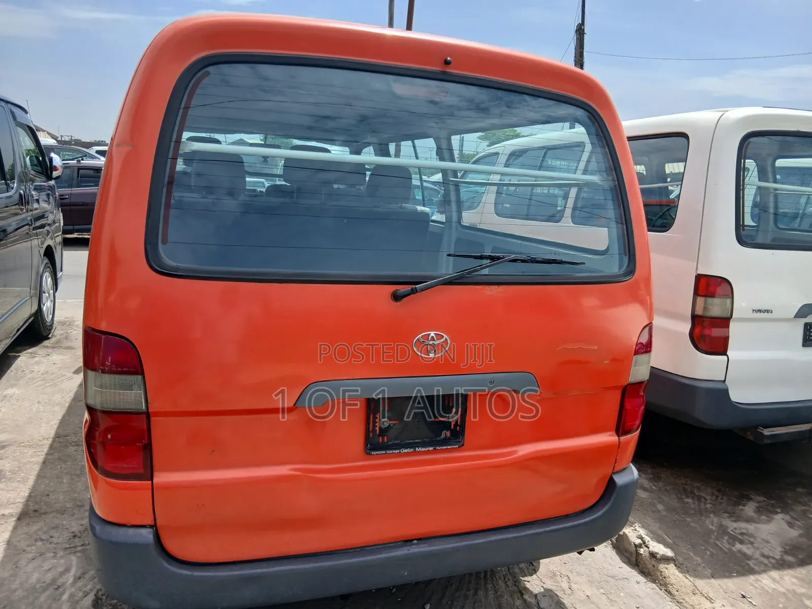 Toyota HiAce 2004 Orange