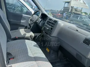 Toyota HiAce 2004 White