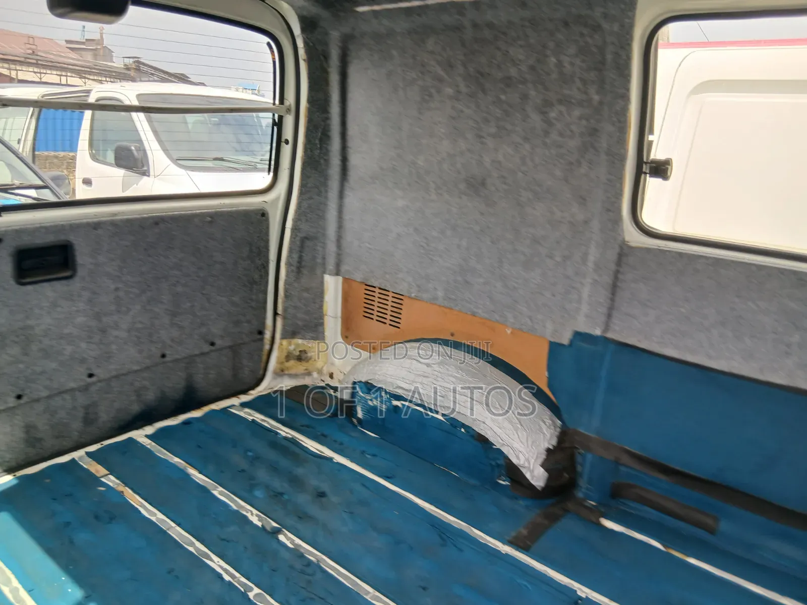Toyota HiAce 2004 White