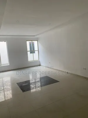 5bdrm Townhouse / Terrace in Lekki Phase 1 for rent