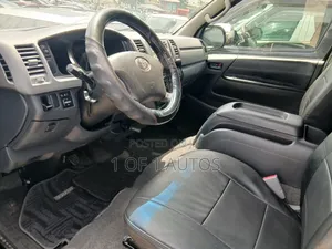 Toyota HiAce 2012 Black