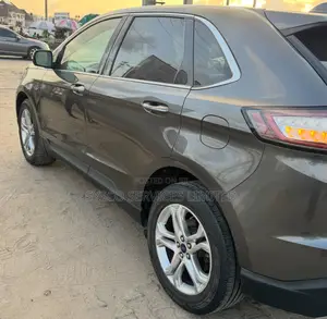 Ford Edge Titanium 4dr AWD 2017 Gray