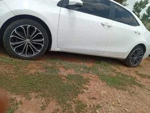 Toyota Corolla 2016 White