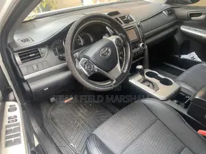Toyota Camry SE 4dr Sedan (2.5L 4cyl 6A) 2013 White