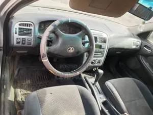 Toyota Avensis 2000 Silver