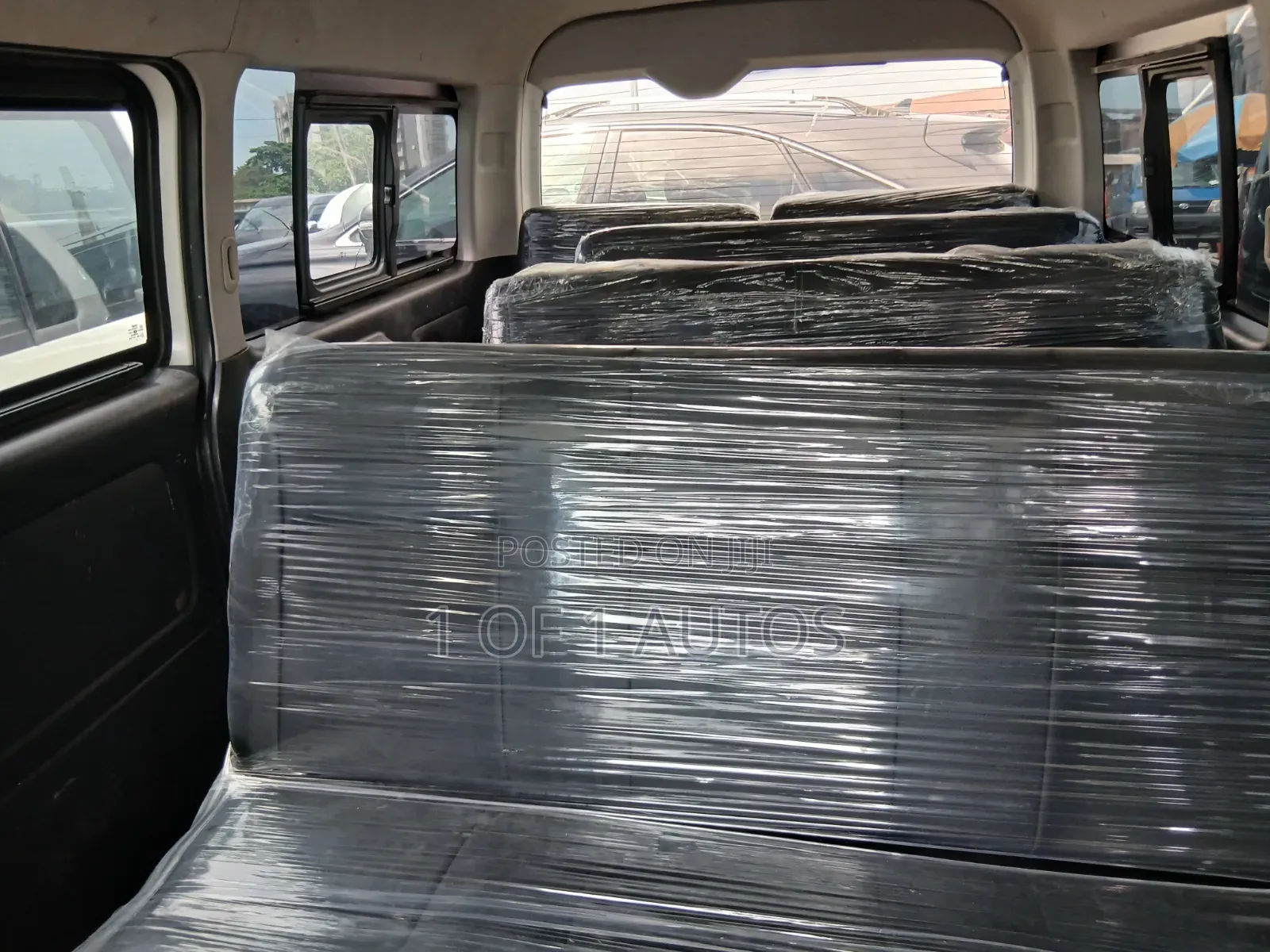 Toyota HiAce 2018 White
