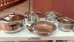 5 Stainless Pots/ Plates