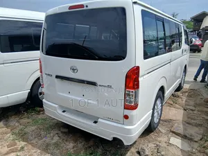 Toyota HiAce 2013 White