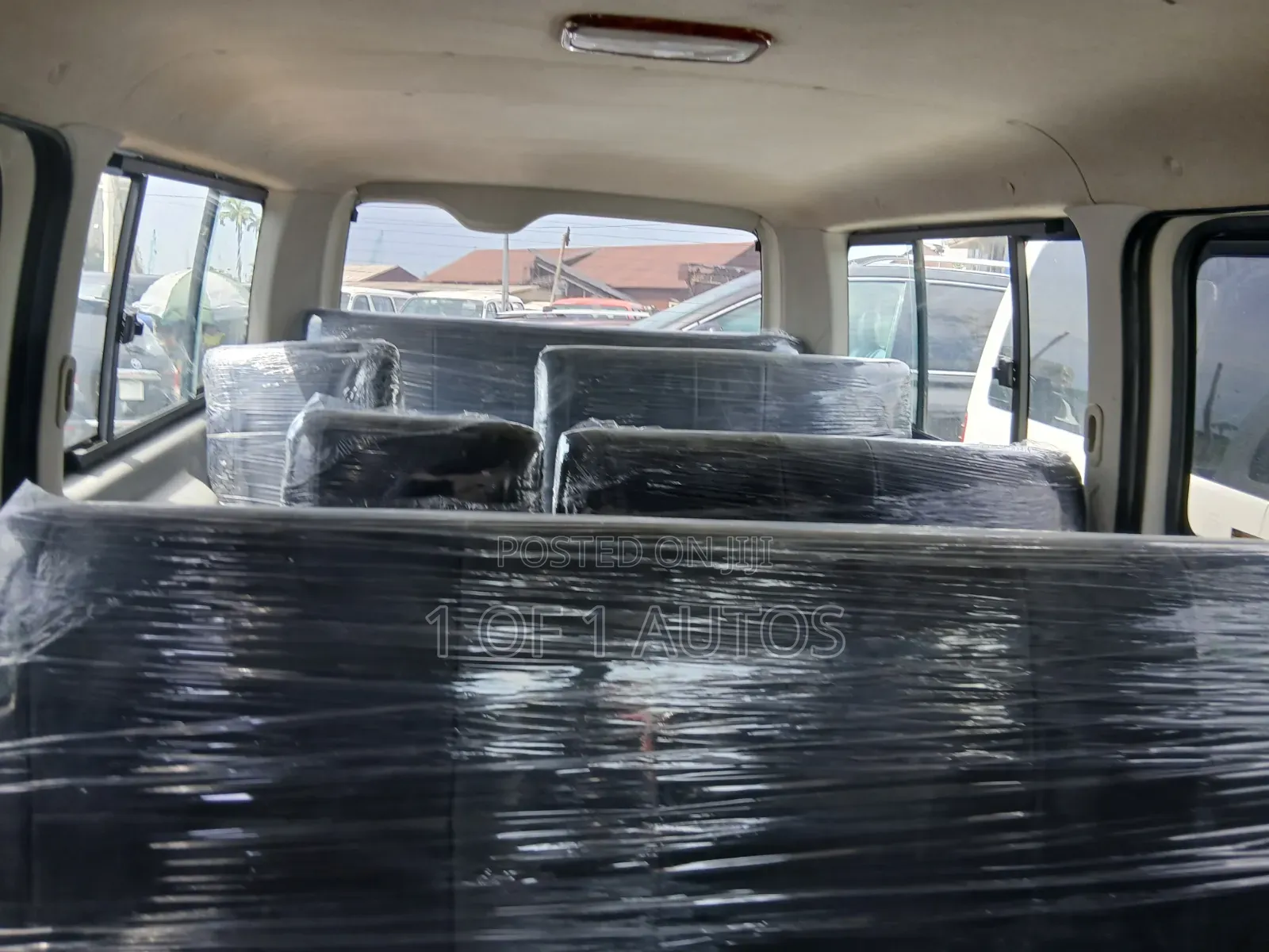 Toyota HiAce 2013 White