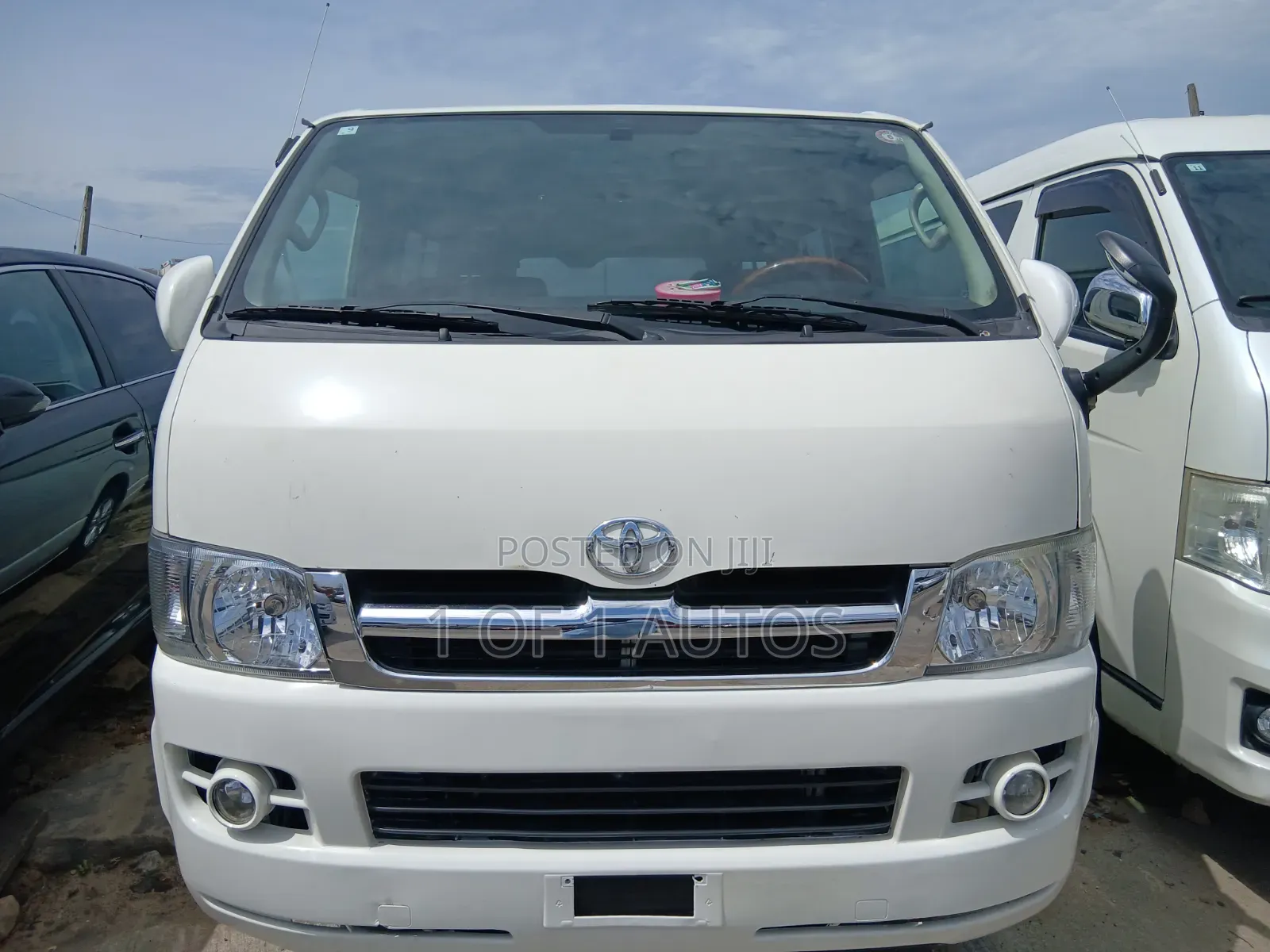 Toyota HiAce 2013 White