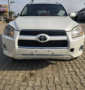 Toyota RAV4 2.5 Limited 2010 White