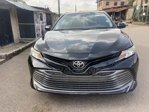 Toyota Camry LE FWD (2.5L 4cyl 8AM) 2018 Black