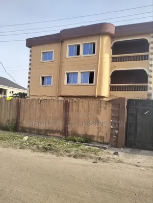 3bdrm Block of Flats in Ijegun Ikotun Lagos for sale