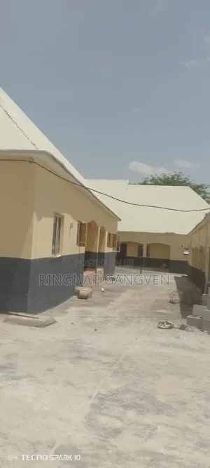 3bdrm Block of Flats in Unions Homes Estate, Kuje for rent