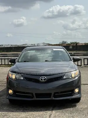Toyota Camry SE Sport 4dr Sedan (2.5L 4cyl 6A) 2014 Gray