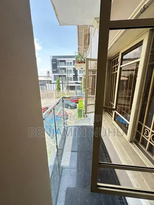 3bdrm Apartment in Lekki Right for rent