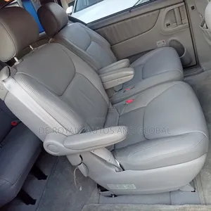 Toyota Sienna XLE Limited 4WD 2007 Gray