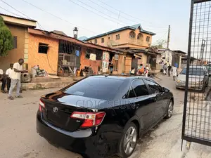 Toyota Camry SE 4dr Sedan (3.5L 6cyl 6A) 2014 Black