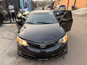 Toyota Camry SE 4dr Sedan (3.5L 6cyl 6A) 2014 Black