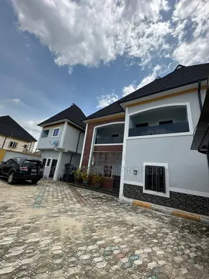 6bdrm Apartment in Estate, Rukpokwu for sale