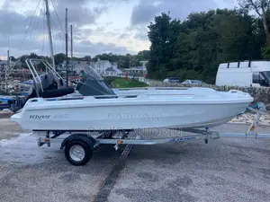 5 - 7 Seaters Boat