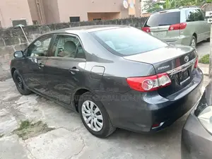 Toyota Corolla LE 4dr Sedan (1.8L 4cyl 4A) 2013 Gray