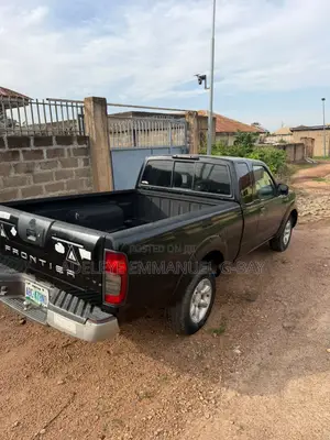 Nissan Frontier 2003 Black