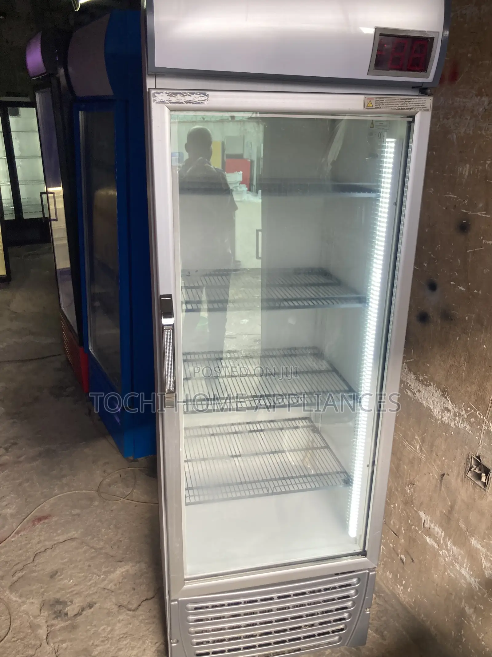 Neat Standing Display Chiller