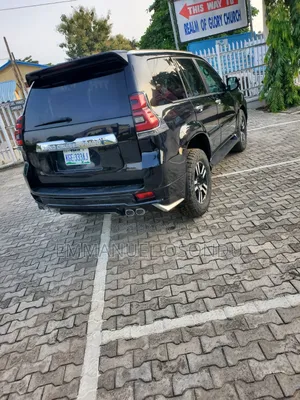 Lexus LX 470 Sport Utility 2006 Black