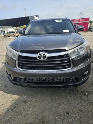 Toyota Highlander XLE V6 4x4 (3.5L 6cyl 6A) 2016 Green