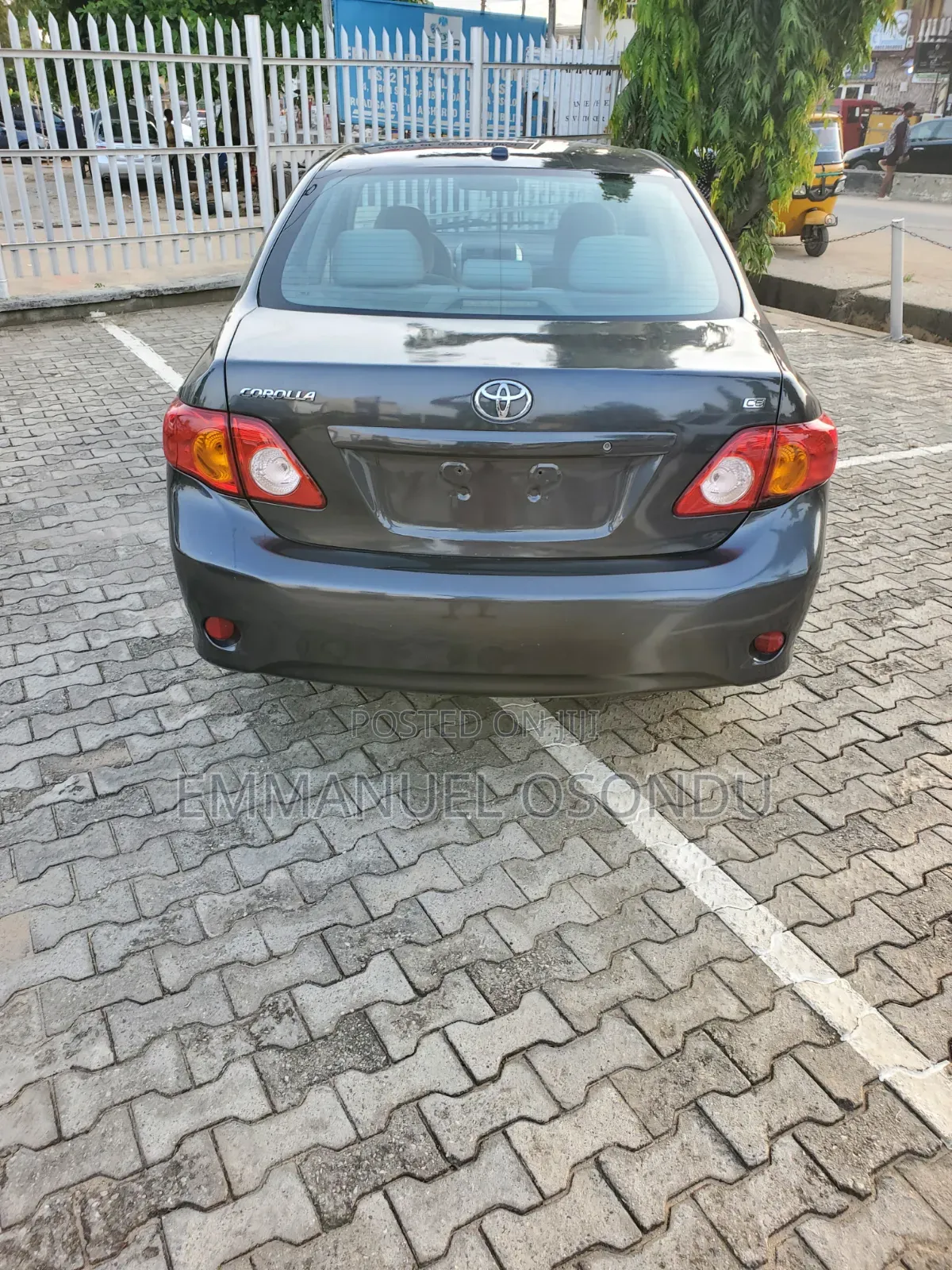 Toyota Corolla 2010 Gray