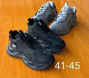 Nice Quality Sneakers Is Available in Store Now