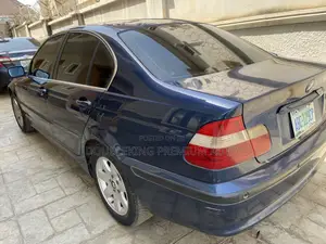 BMW 328i 2005 Blue