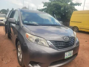 Toyota Sienna 2012 Gray