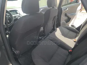 Ford Focus SE Sedan FWD (1.0L 3cyl 6M) 2017 Gray