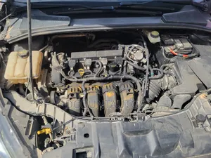 Ford Focus SE Sedan FWD (1.0L 3cyl 6M) 2017 Gray