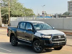 Toyota Hilux 2025 Black